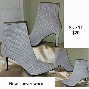 NEW Women's Gray Sparkle Boots Size 11